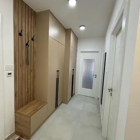 아파트 Andrea 트레빈예